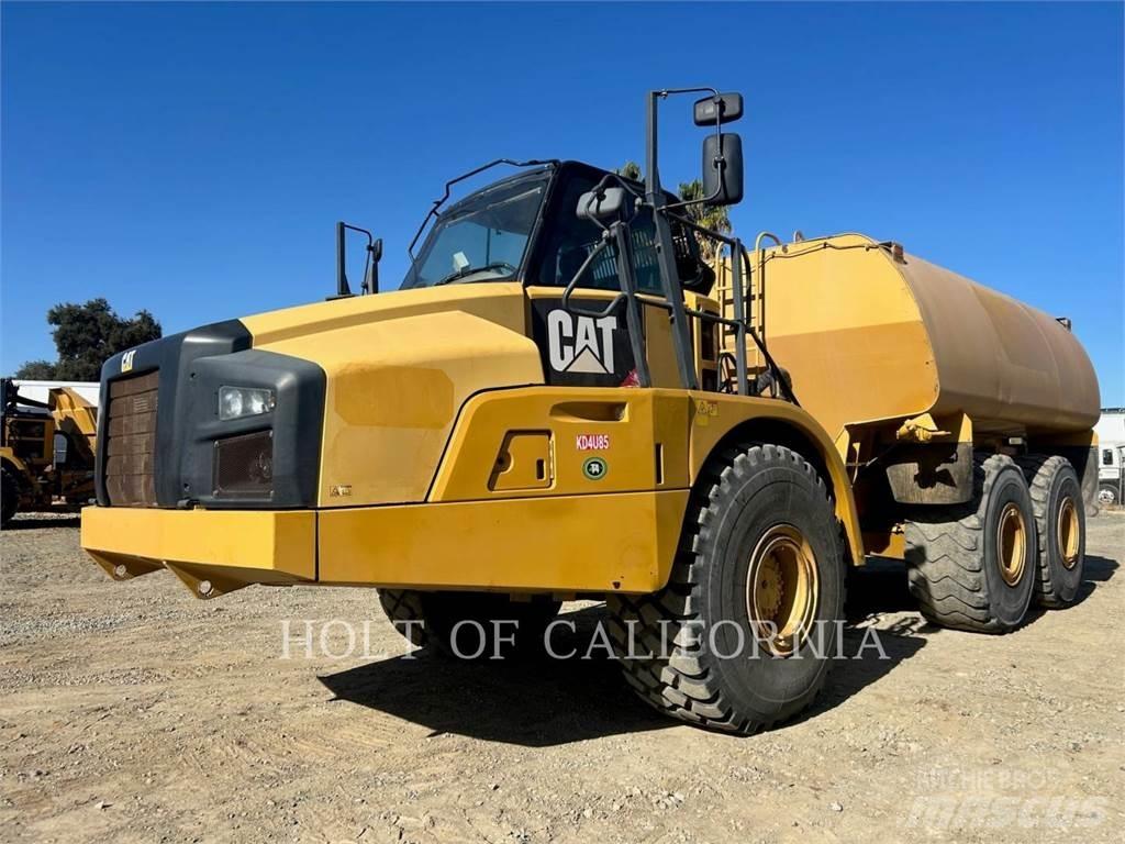 CAT 740B شاحنات ذات صهاريج