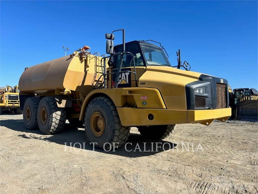 CAT 740B شاحنات ذات صهاريج