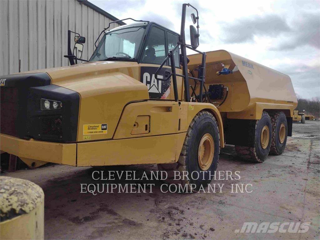 CAT 740B صهاريج مياه