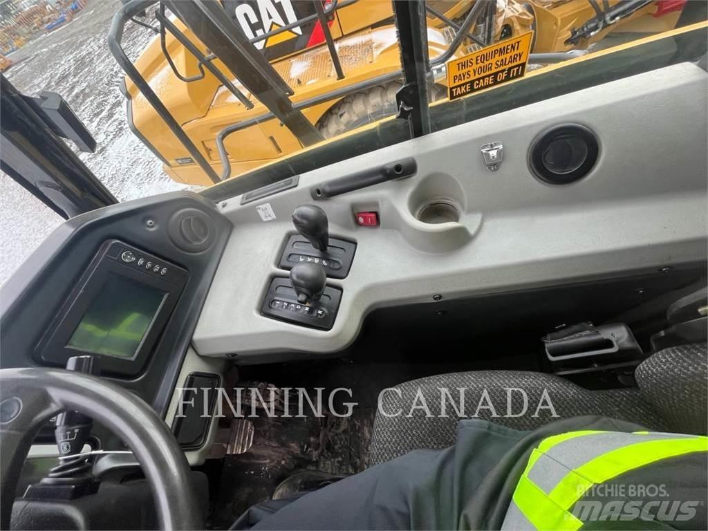 CAT 740B ساحبات مفصلية