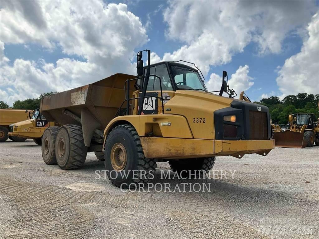 CAT 740B ساحبات مفصلية