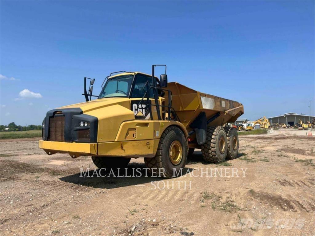 CAT 740B ساحبات مفصلية