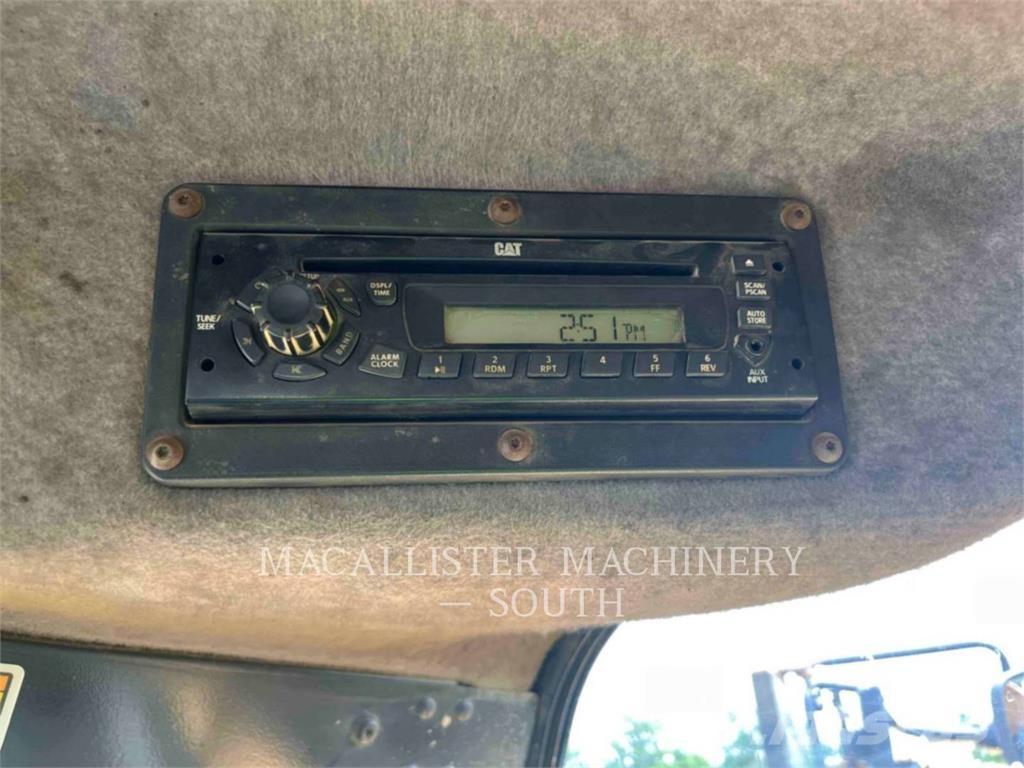 CAT 740B ساحبات مفصلية