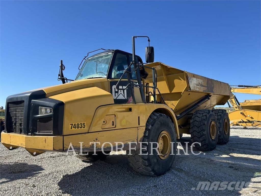 CAT 740B ساحبات مفصلية