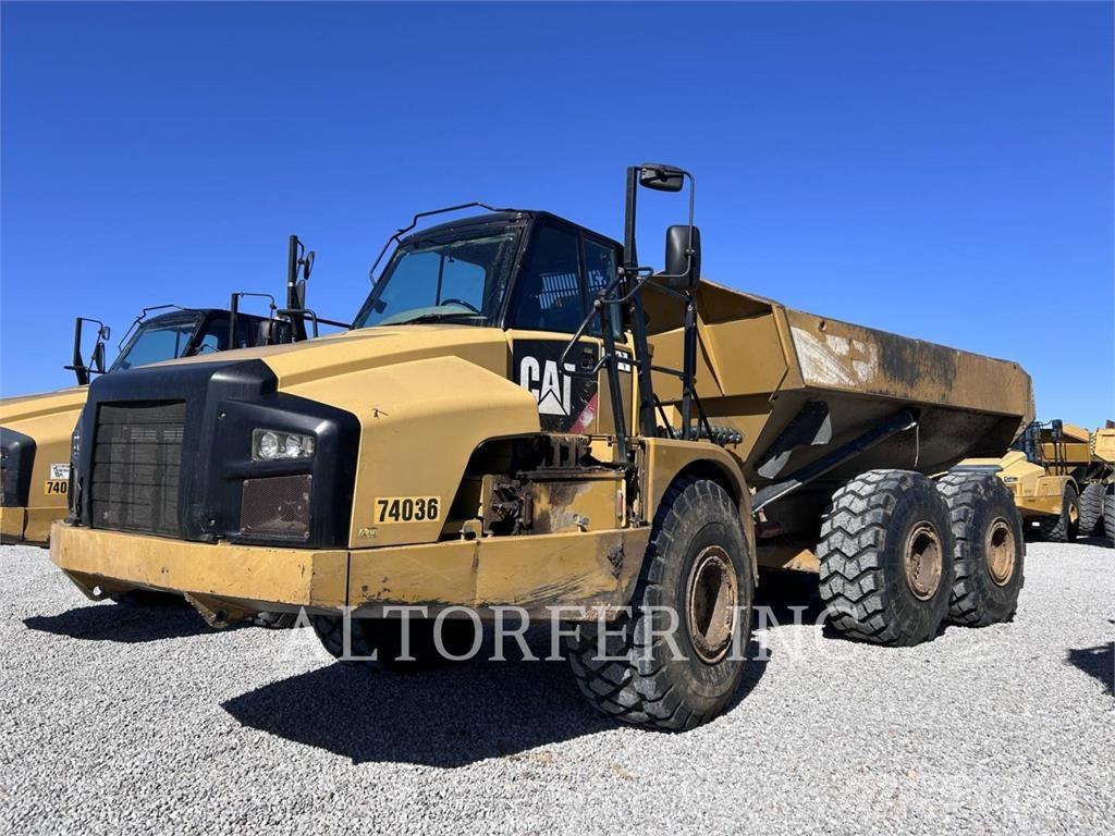 CAT 740B ساحبات مفصلية