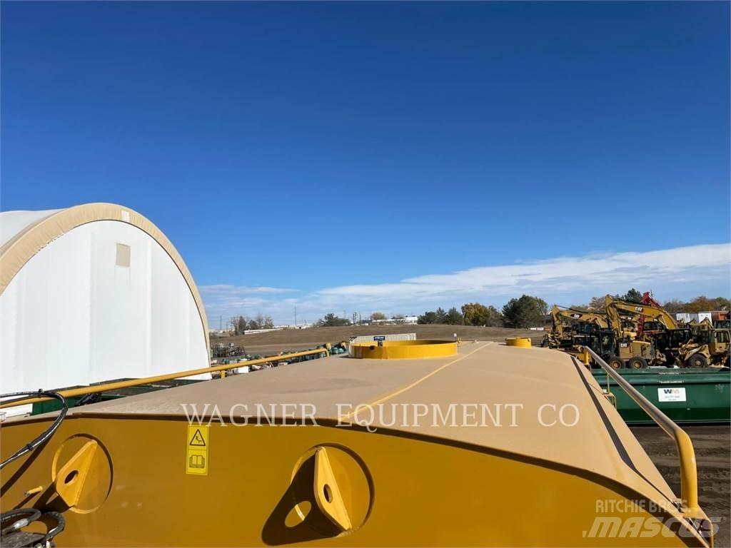 CAT 740B WT RB صهاريج مياه