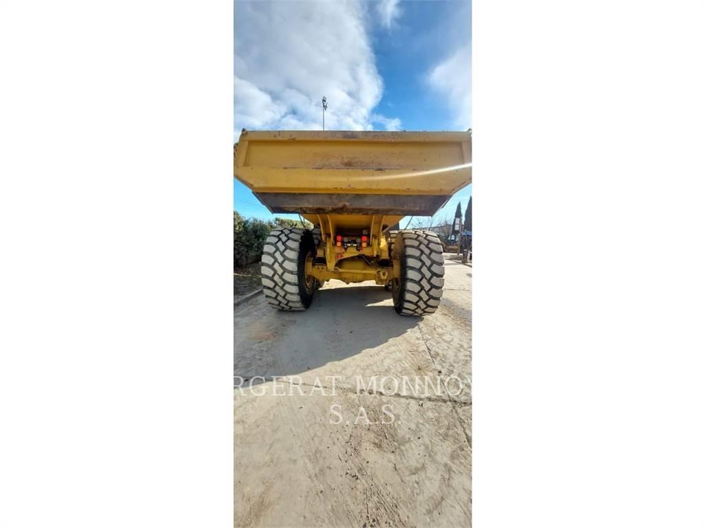 CAT 740GC ساحبات مفصلية