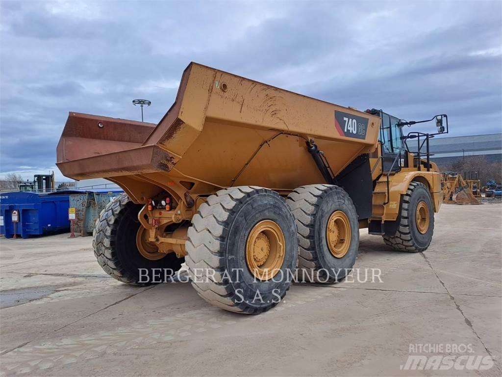 CAT 740GC ساحبات مفصلية