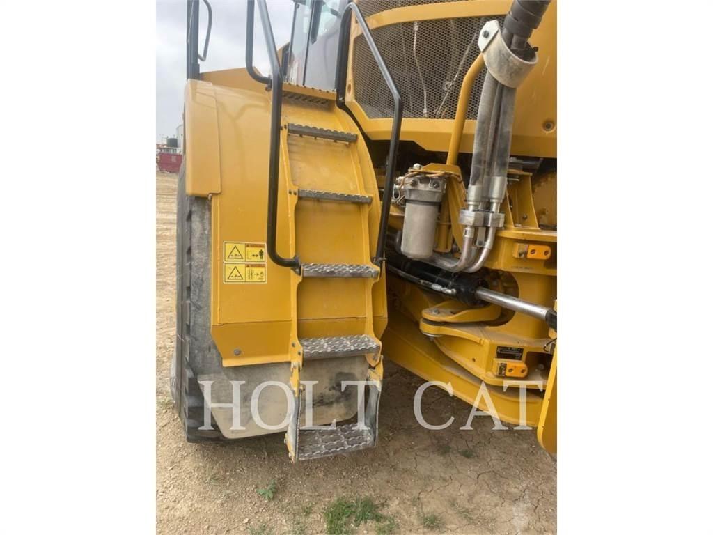 CAT 740GC ساحبات مفصلية