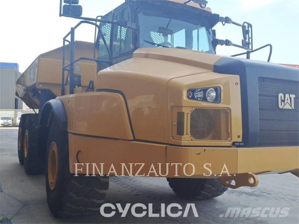 CAT 740GC ساحبات مفصلية
