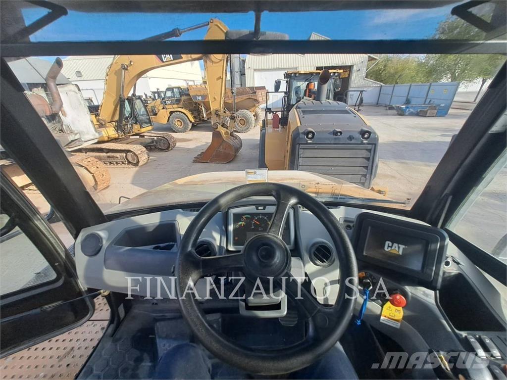 CAT 740GC ساحبات مفصلية