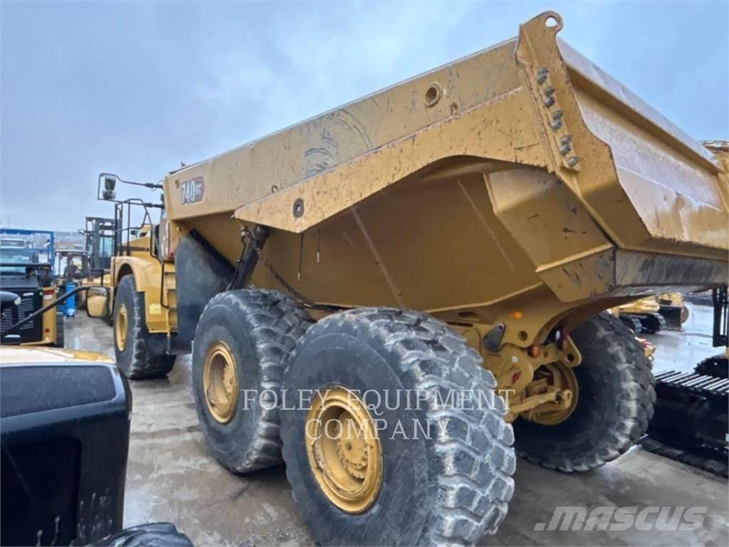 CAT 740GC-04 ساحبات مفصلية