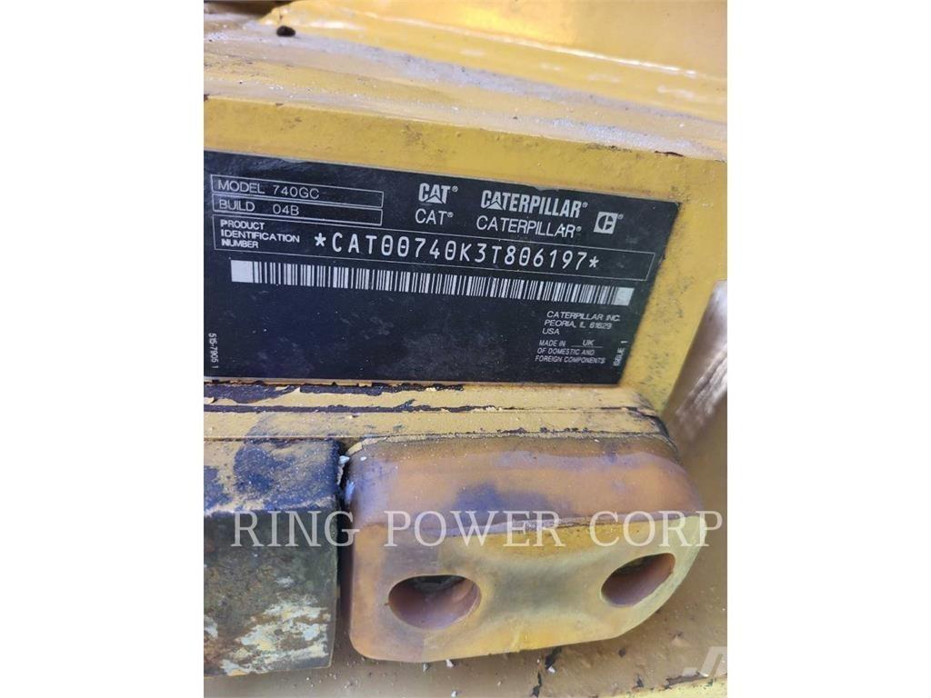 CAT 740GCTG ساحبات مفصلية