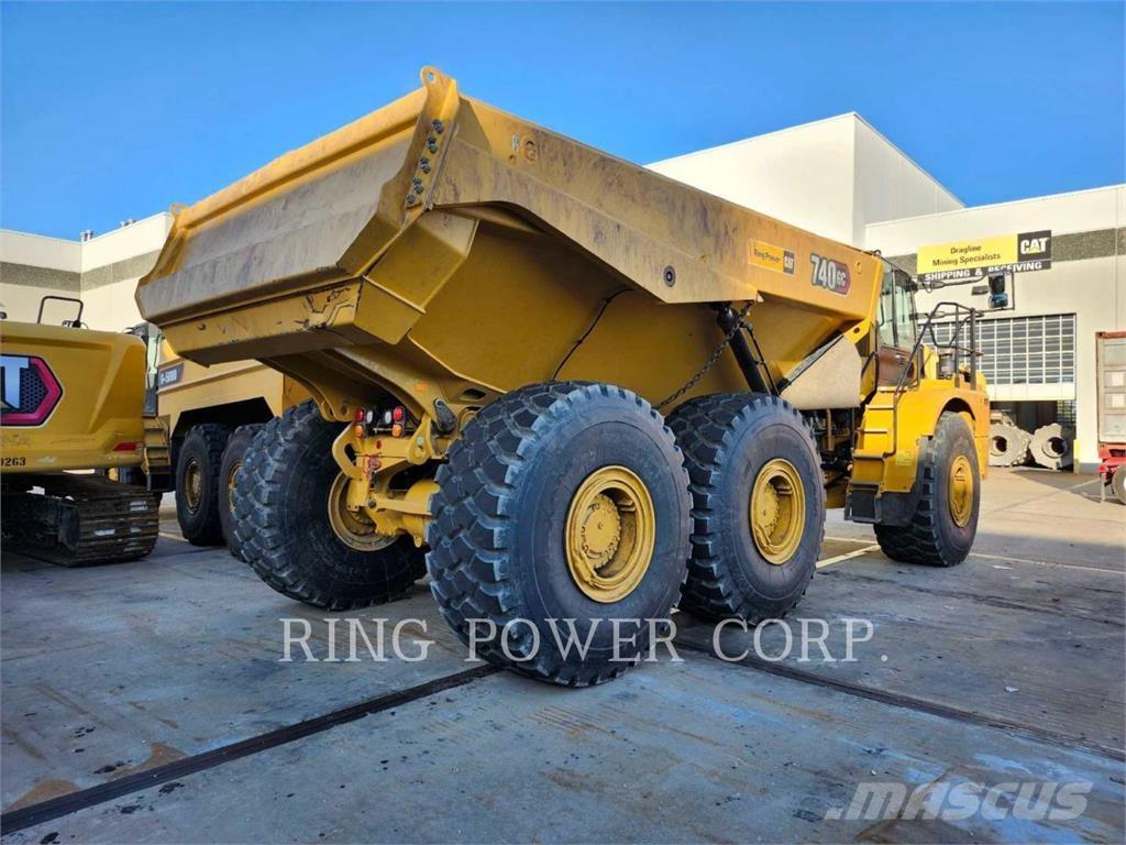CAT 740GCTG ساحبات مفصلية