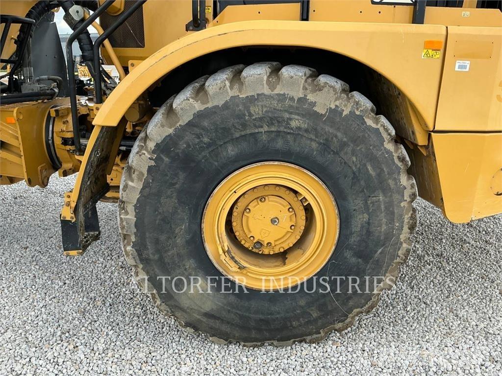 CAT 745 ساحبات مفصلية