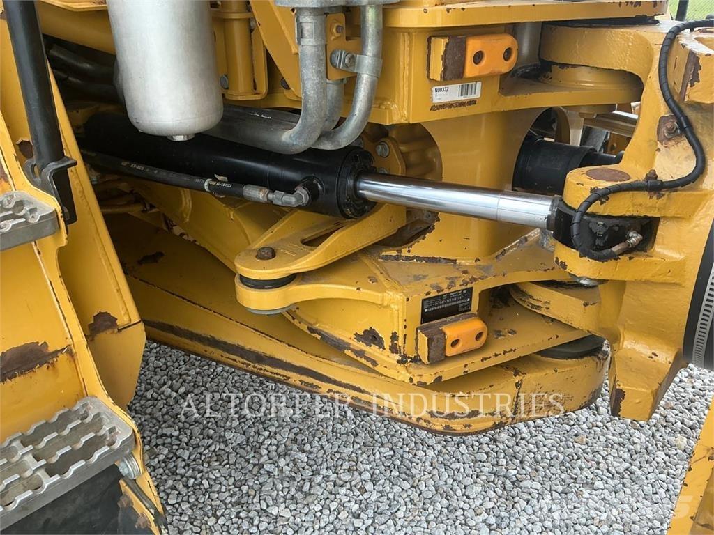 CAT 745 ساحبات مفصلية