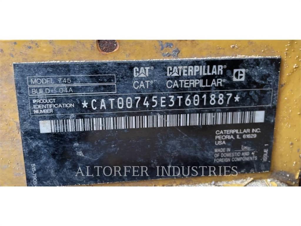 CAT 745 ساحبات مفصلية