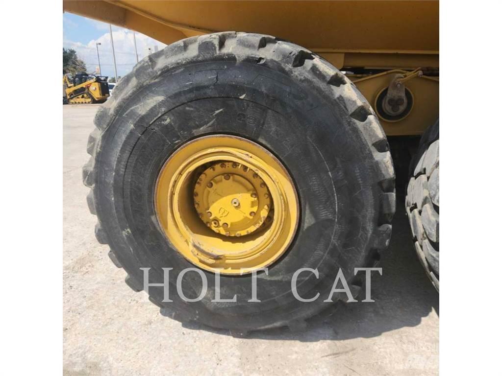 CAT 745 ساحبات مفصلية