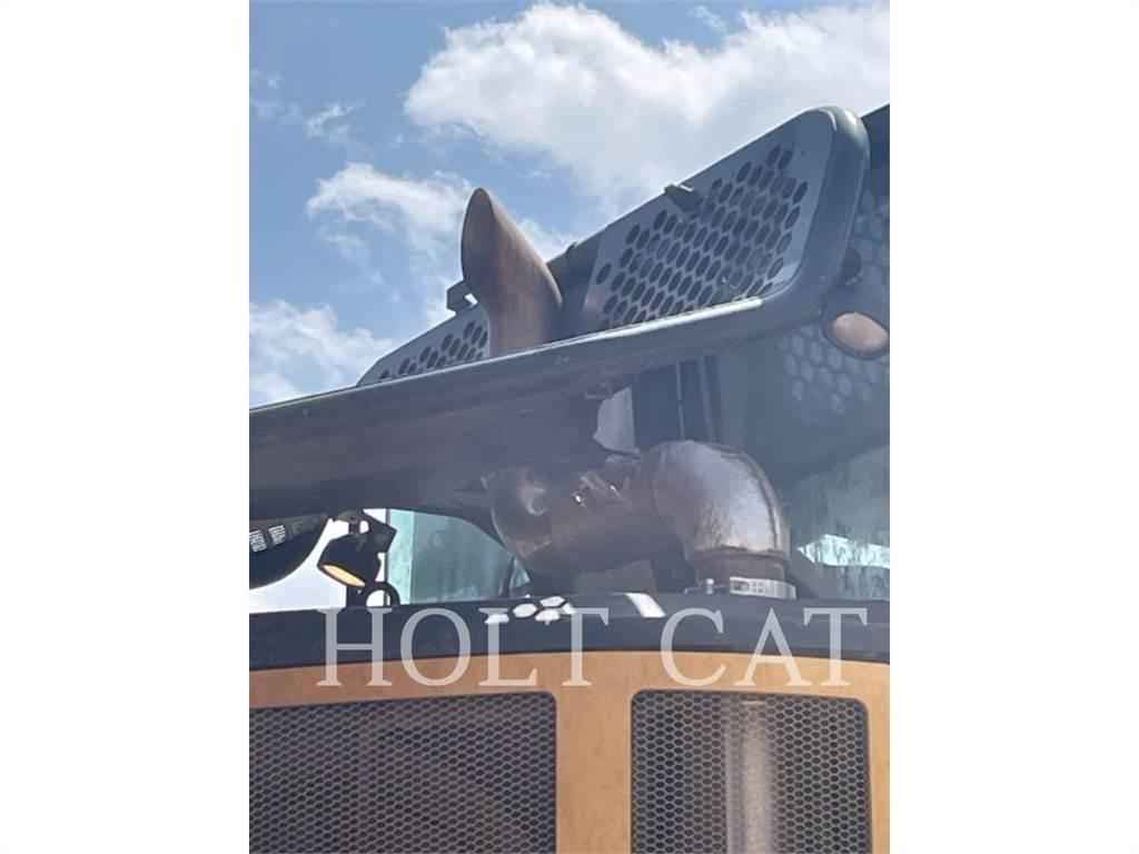 CAT 745 ساحبات مفصلية