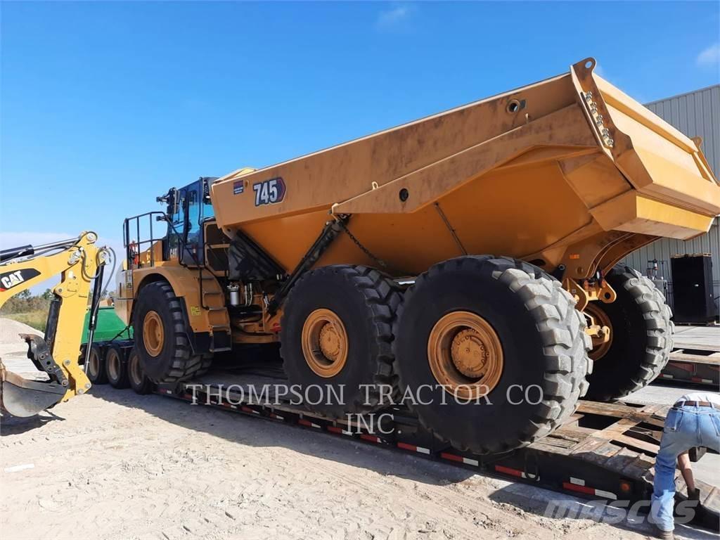 CAT 745 ساحبات مفصلية
