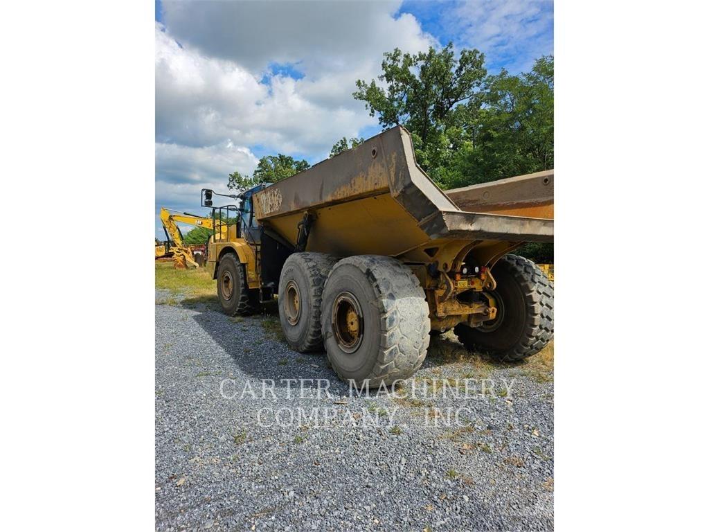 CAT 745 ساحبات مفصلية