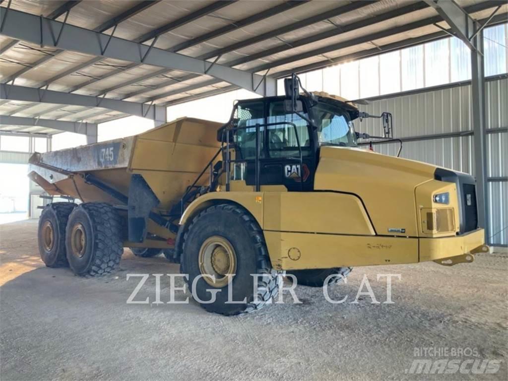 CAT 745 ساحبات مفصلية