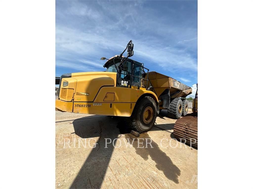 CAT 745 ساحبات مفصلية