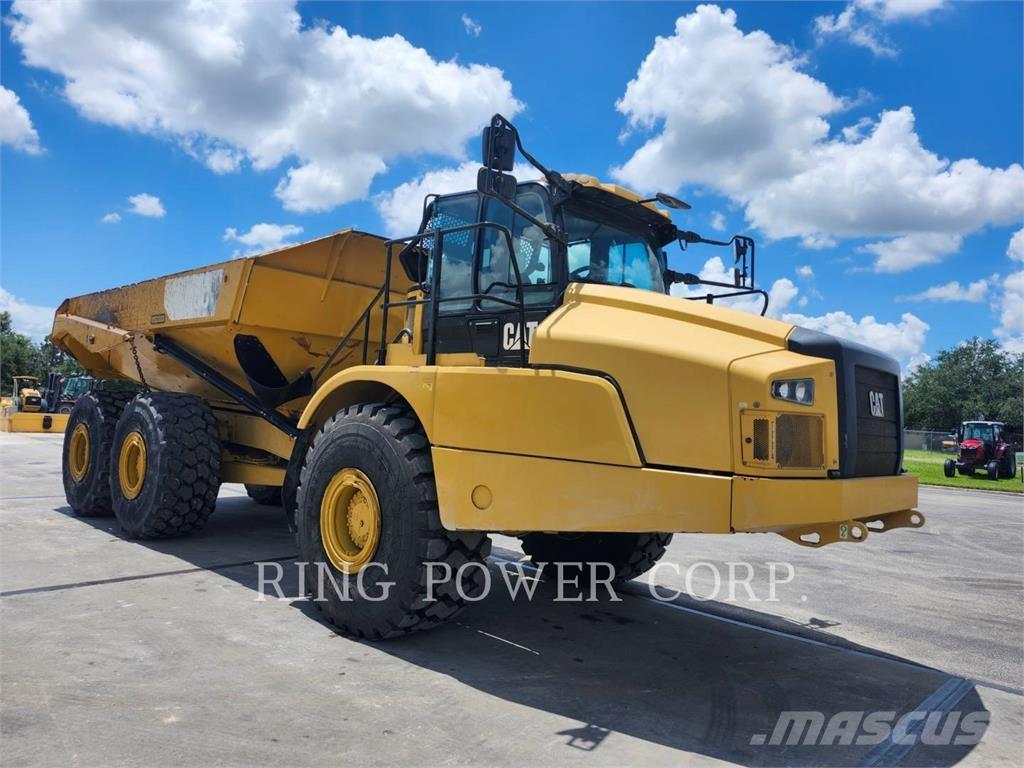 CAT 745 ساحبات مفصلية