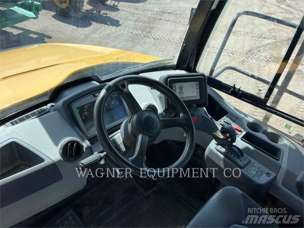 CAT 745 ساحبات مفصلية