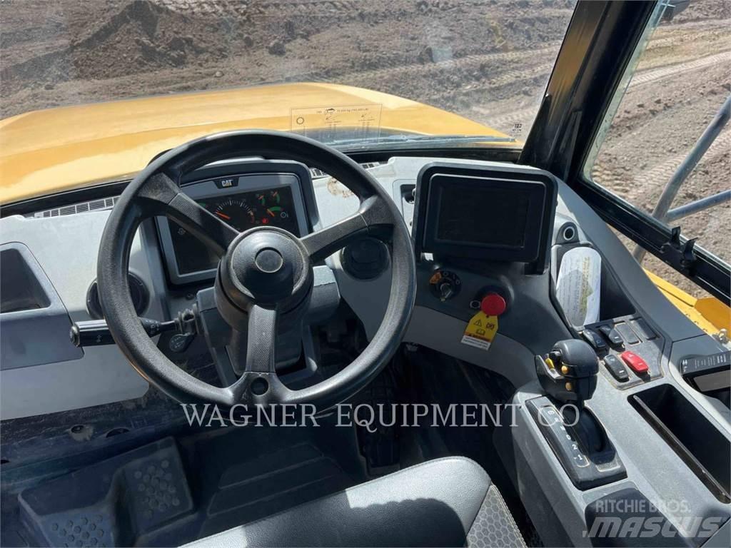 CAT 745 ساحبات مفصلية