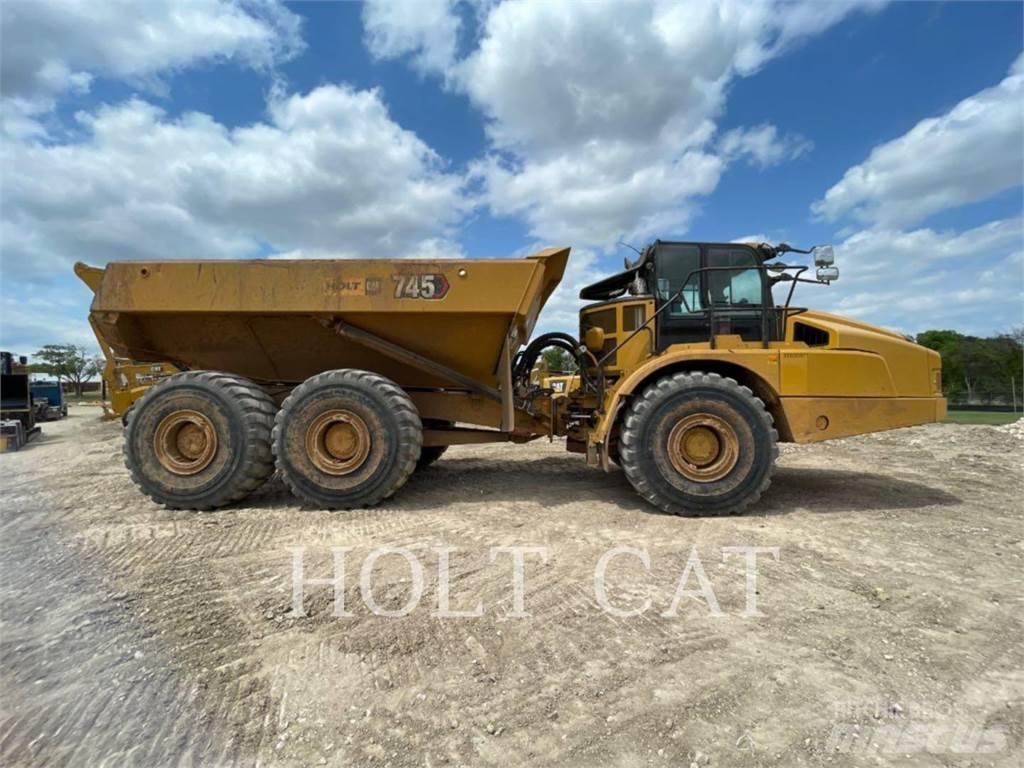 CAT 745 ساحبات مفصلية