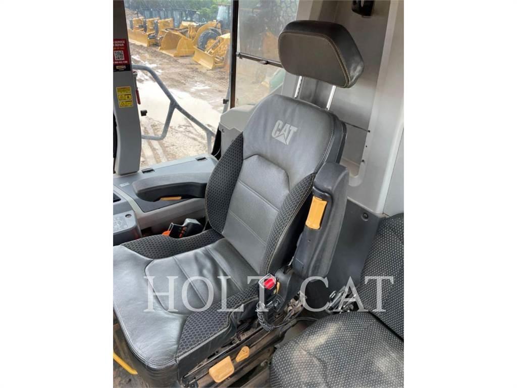 CAT 745 ساحبات مفصلية
