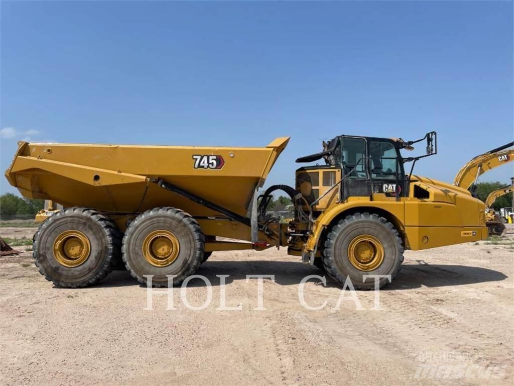 CAT 745 ساحبات مفصلية