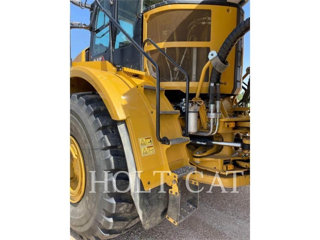 CAT 745 ساحبات مفصلية