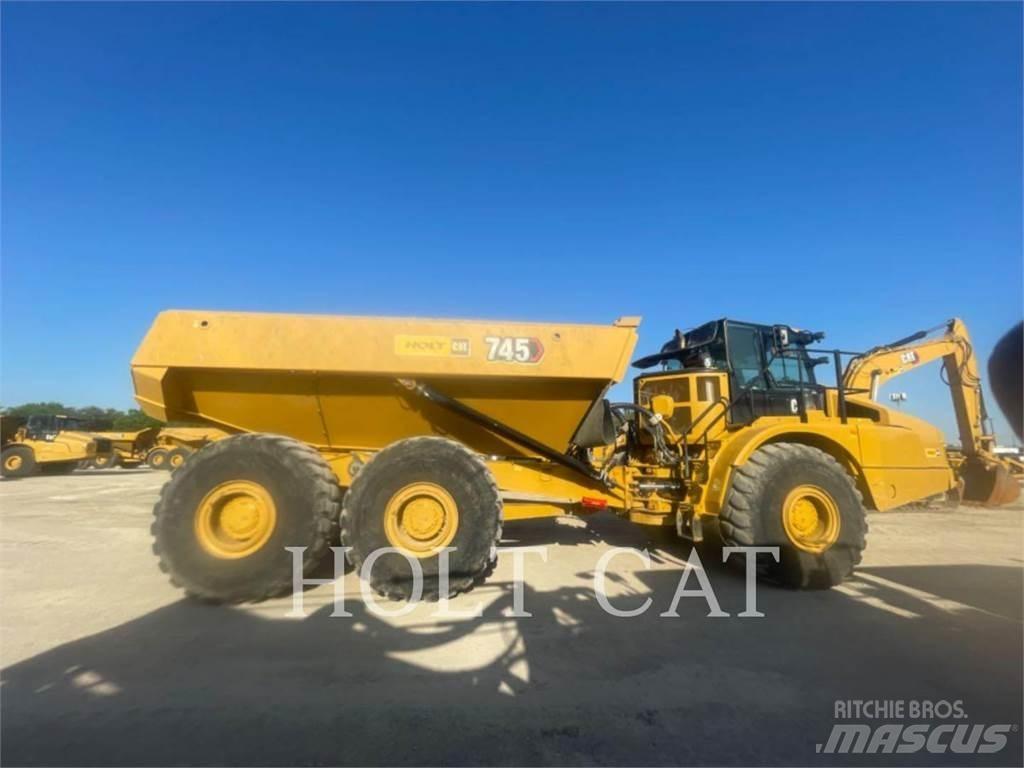 CAT 745 ساحبات مفصلية