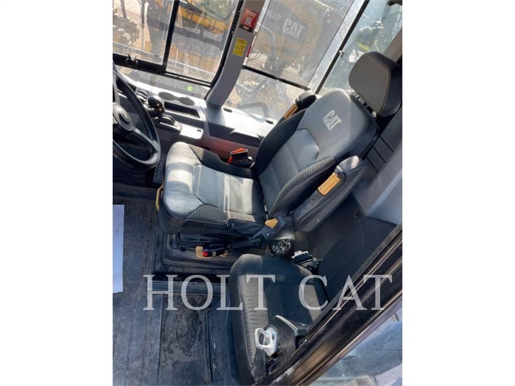 CAT 745 ساحبات مفصلية