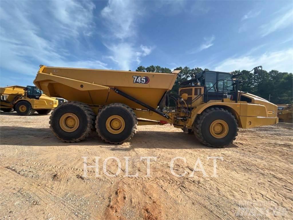 CAT 745 ساحبات مفصلية