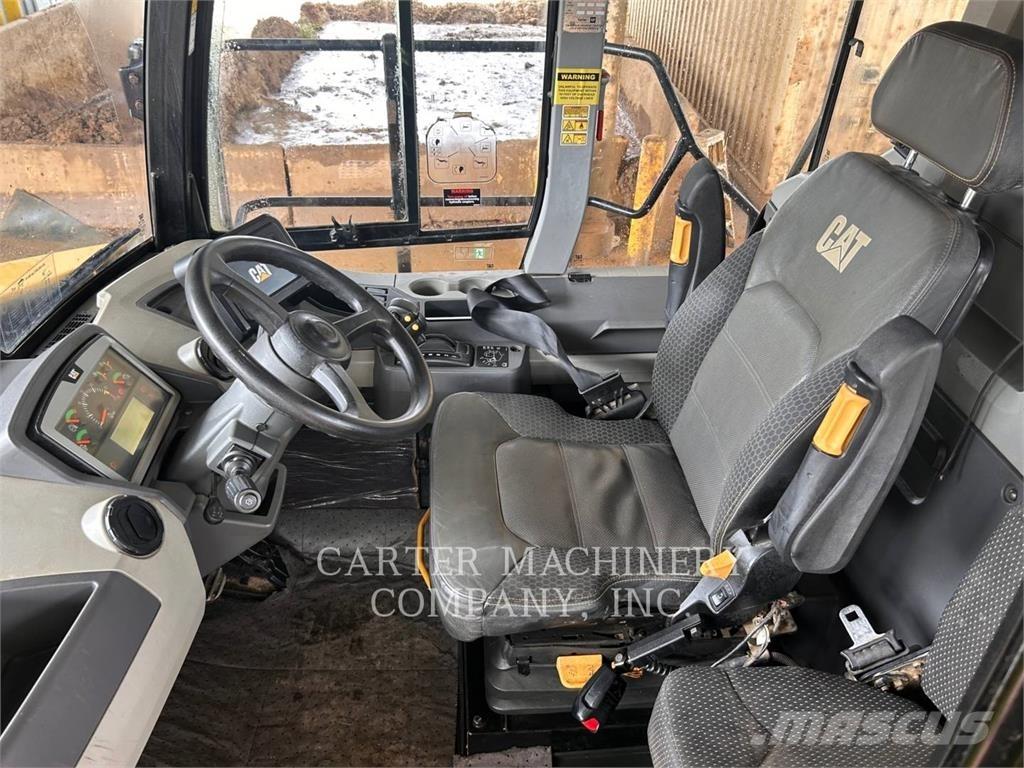 CAT 745 ساحبات مفصلية