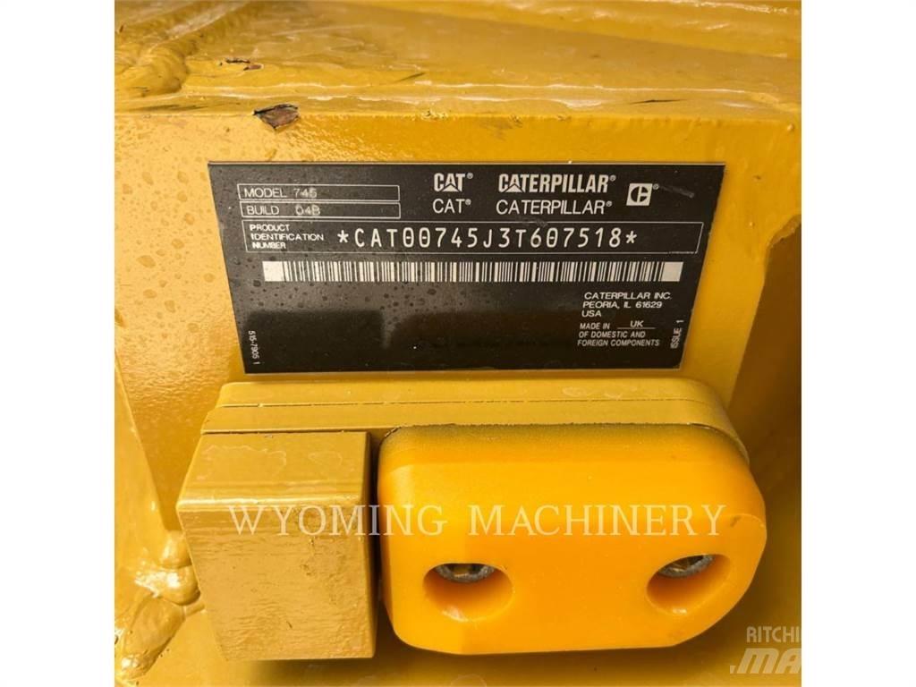 CAT 745 ساحبات مفصلية