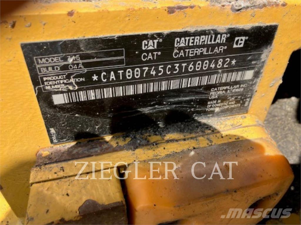 CAT 745 ساحبات مفصلية