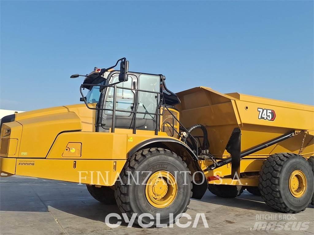 CAT 745 ساحبات مفصلية