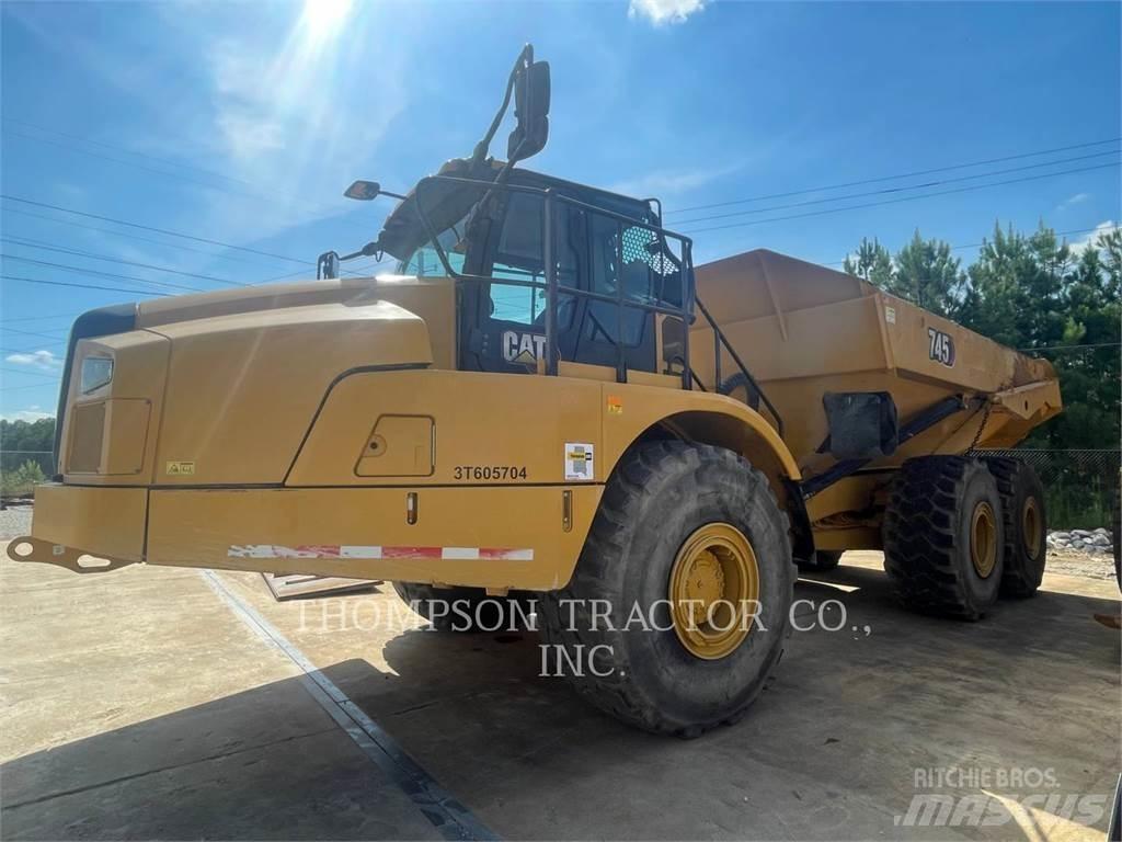 CAT 745 ساحبات مفصلية