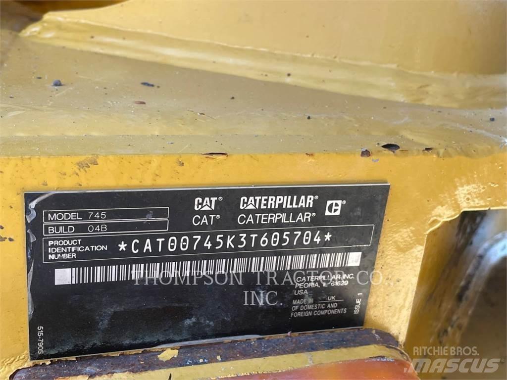 CAT 745 ساحبات مفصلية