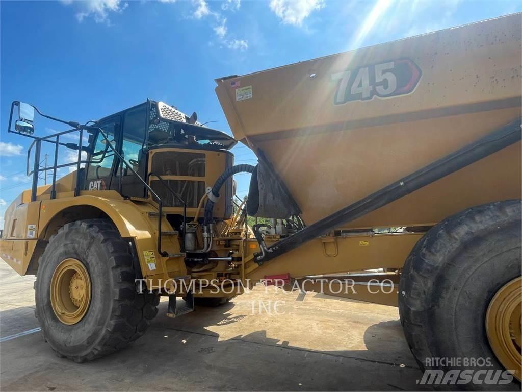 CAT 745 ساحبات مفصلية