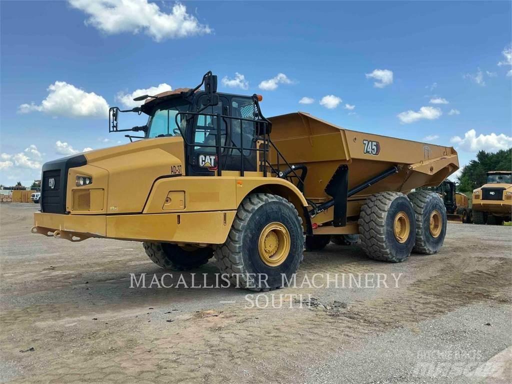 CAT 745 ساحبات مفصلية