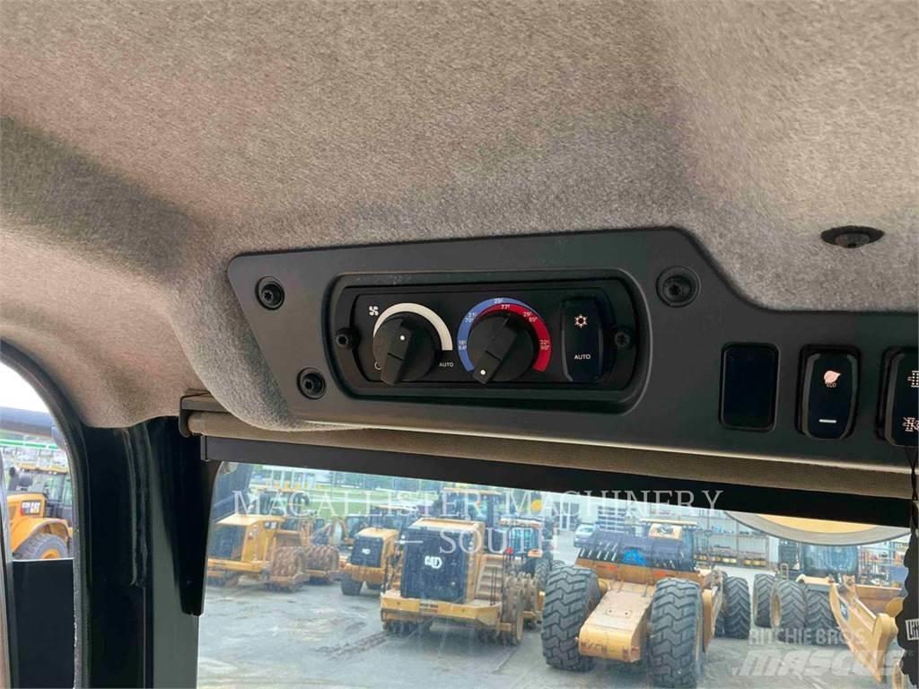 CAT 745 ساحبات مفصلية