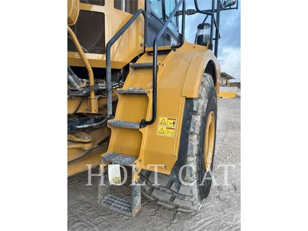 CAT 745 ساحبات مفصلية