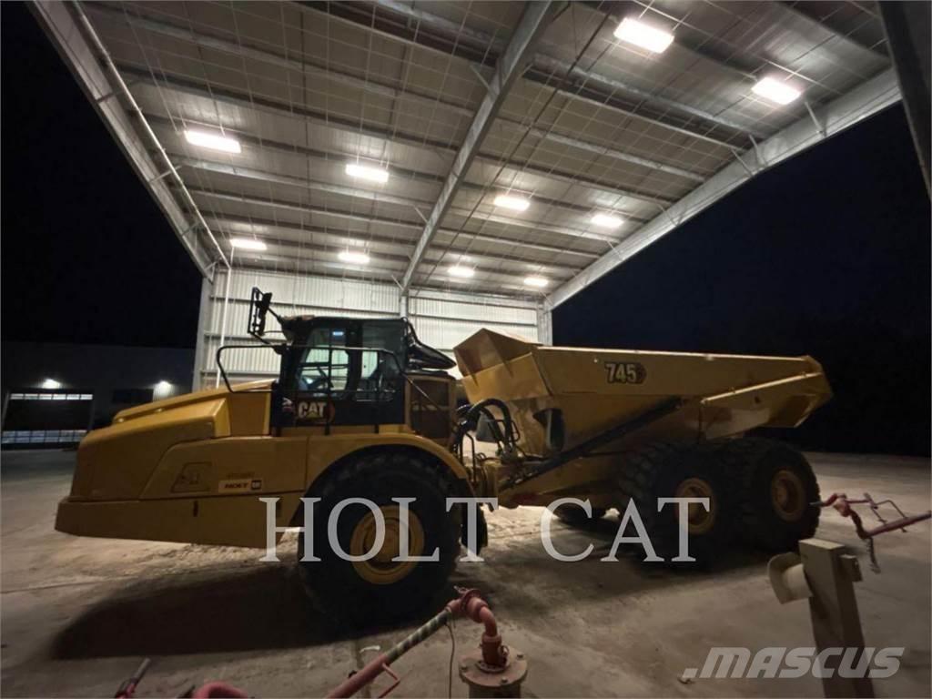 CAT 745 ساحبات مفصلية