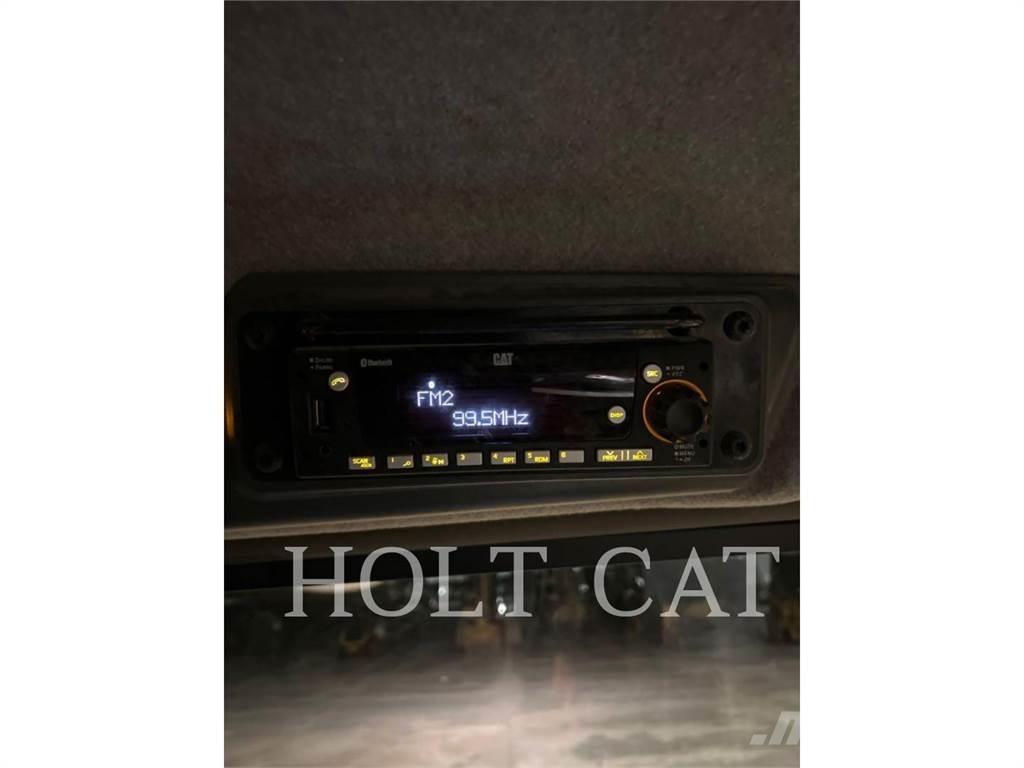 CAT 745 ساحبات مفصلية