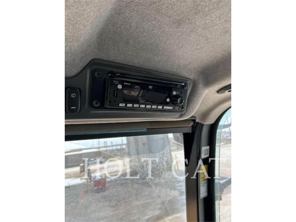 CAT 745 ساحبات مفصلية